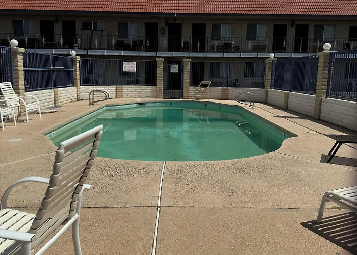 Hotel Del Rio O Near Downtown Mesa
