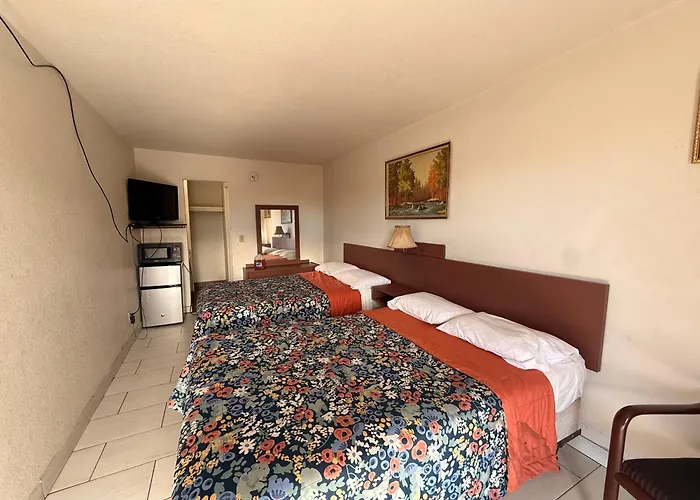 Hotel Del Rio O Near Downtown